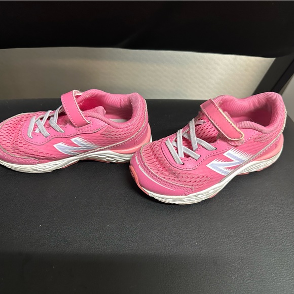 New balance toddler 680 V6 hook and loop running shoe size 7.5 pink - Picture 6 of 11